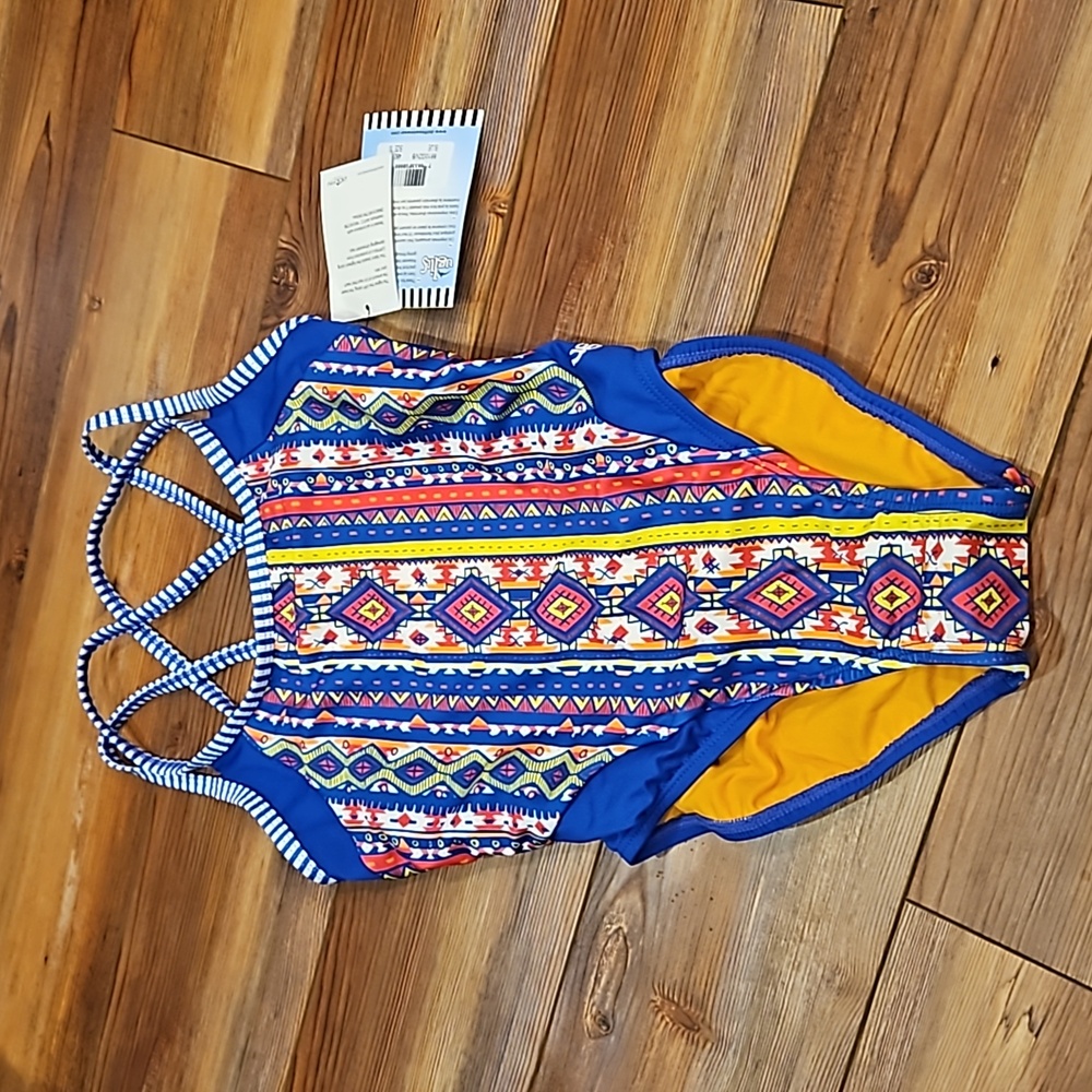 🆕 Uglies dolfin swimsuit